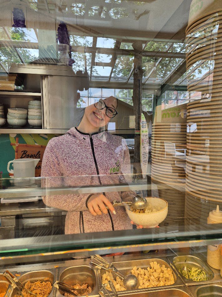 Raw Energy Baden – frische Bowl-Zubereitung