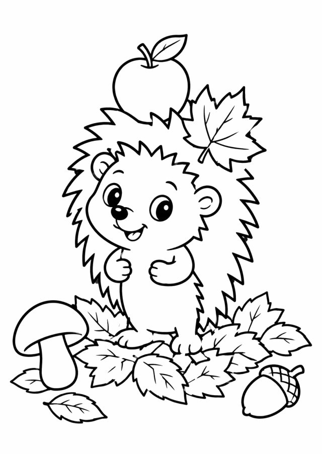 Ausmalbild: ein lächelnder Igel steht in einem Haufen Herbstblätter, über ihm ein Apfel und ein Ahornblatt, daneben ein Pilz und eine Eichel